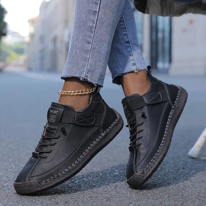 LAS ZAPATILLAS MIA